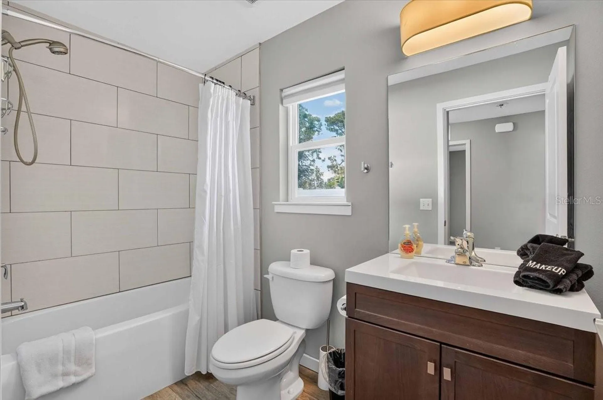 2011 Outer Drive Sarasota FL 34231