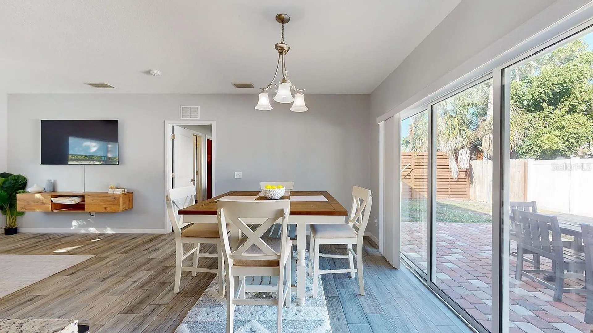 2011 Outer Drive Sarasota FL 34231