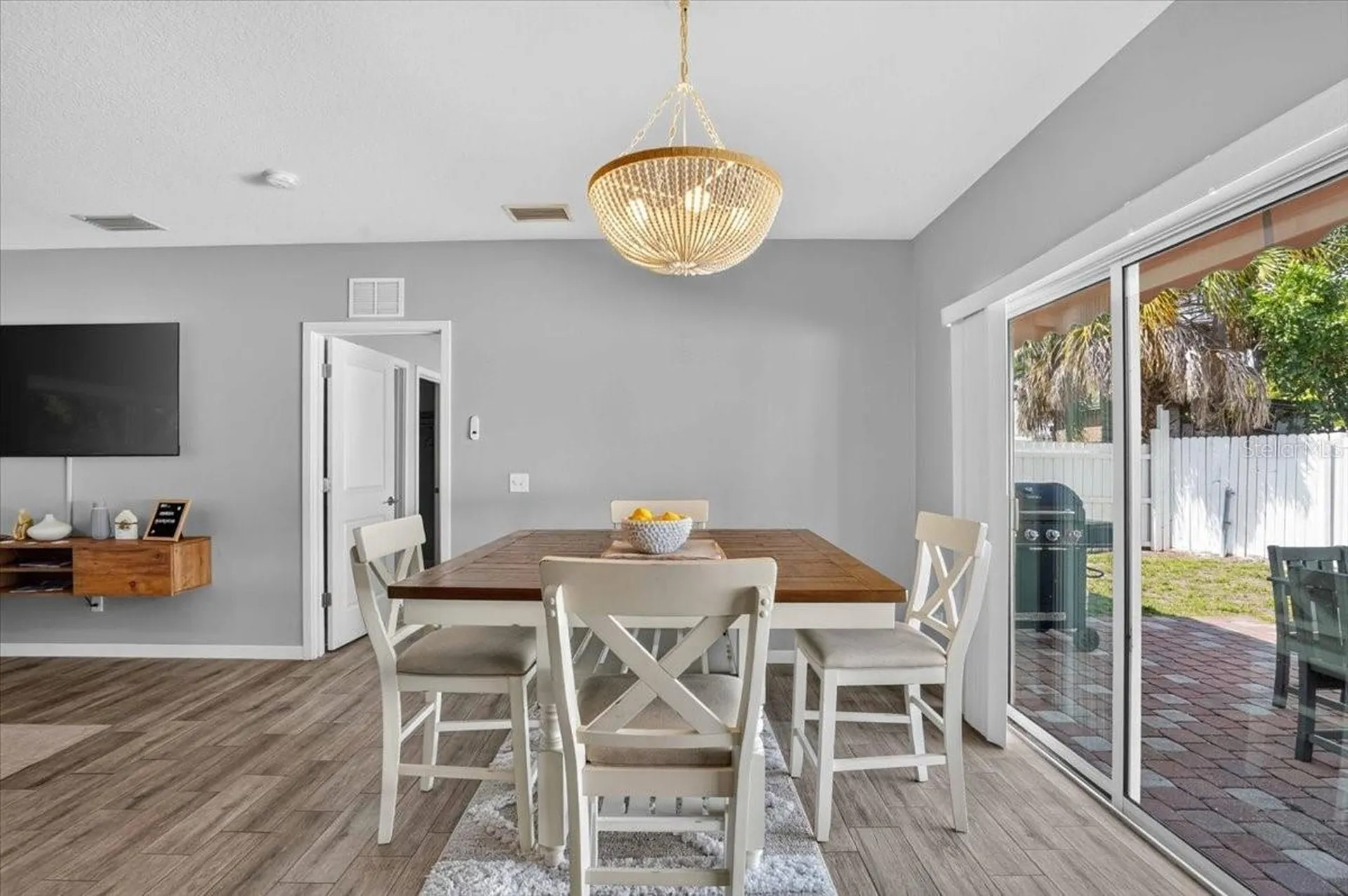 2011 Outer Drive Sarasota FL 34231