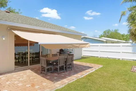 2011 Outer Drive Sarasota FL 34231