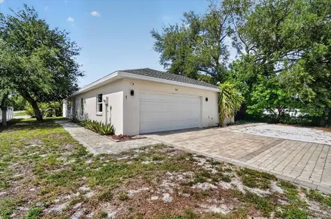2011 Outer Drive Sarasota FL 34231