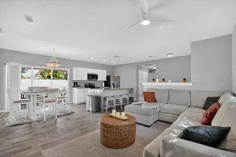 2011 Outer Drive Sarasota FL 34231