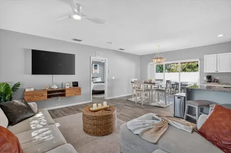 2011 Outer Drive Sarasota FL 34231