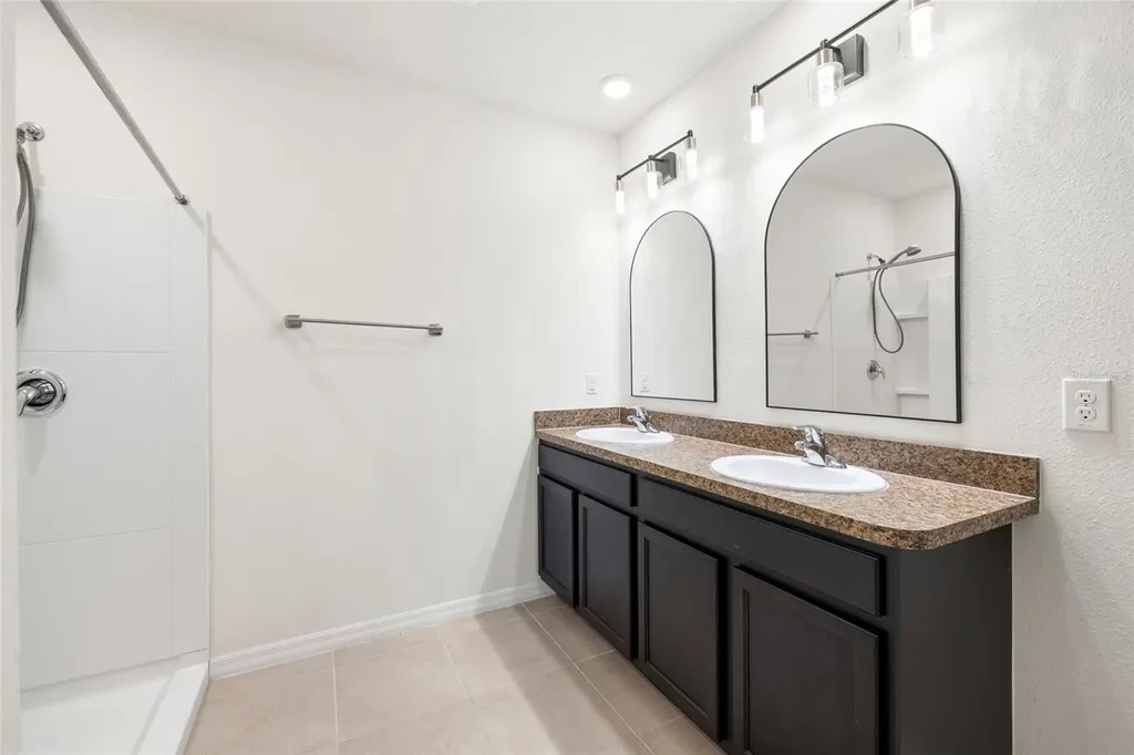 1523 Glen Grove Loop Wesley Chapel FL 33543