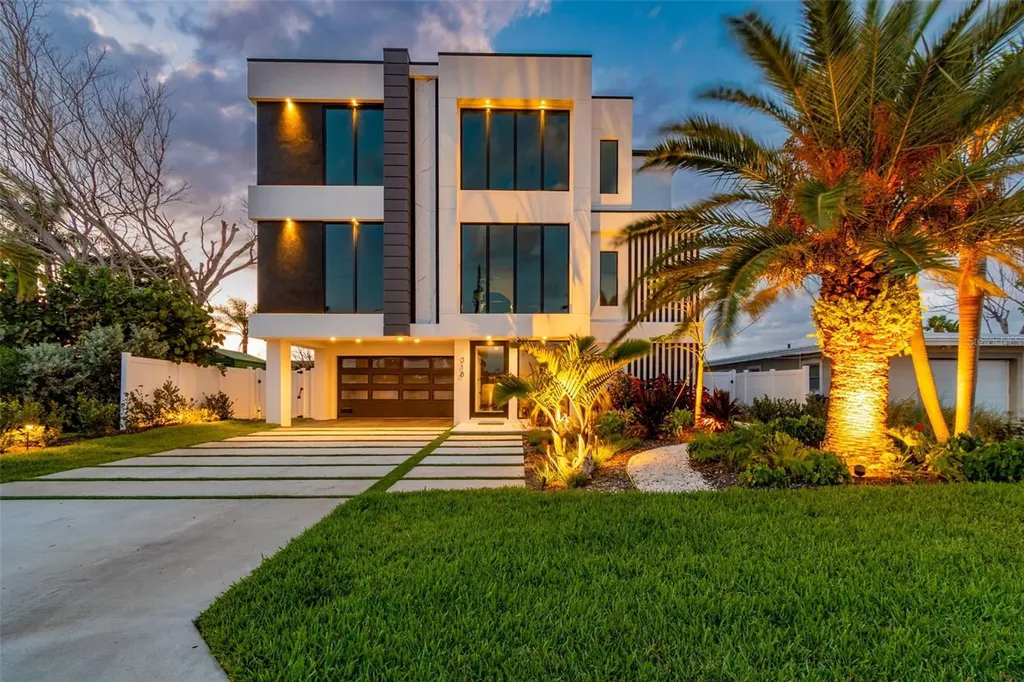 318 La Hacienda Drive Indian Rocks Beach FL 33785