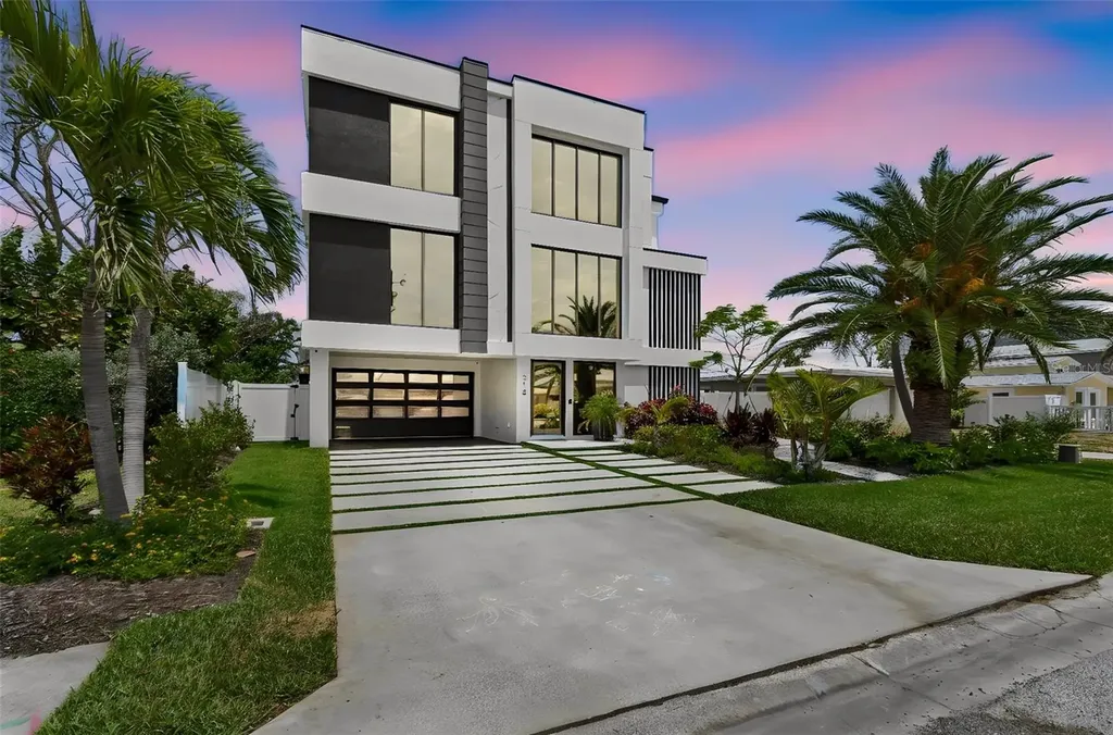 318 La Hacienda Drive Indian Rocks Beach FL 33785