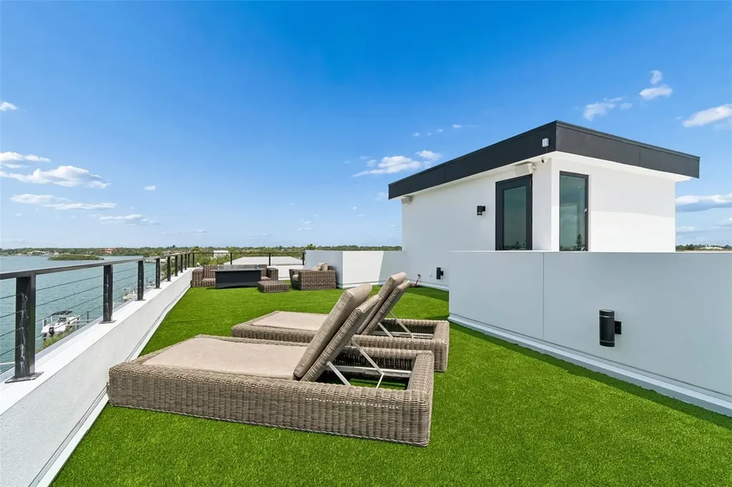 318 La Hacienda Drive Indian Rocks Beach FL 33785