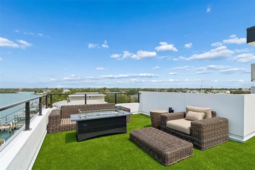 318 La Hacienda Drive Indian Rocks Beach FL 33785