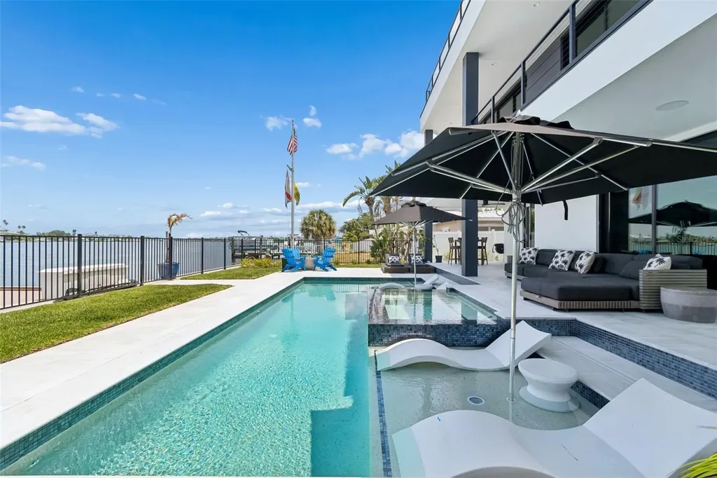 318 La Hacienda Drive Indian Rocks Beach FL 33785