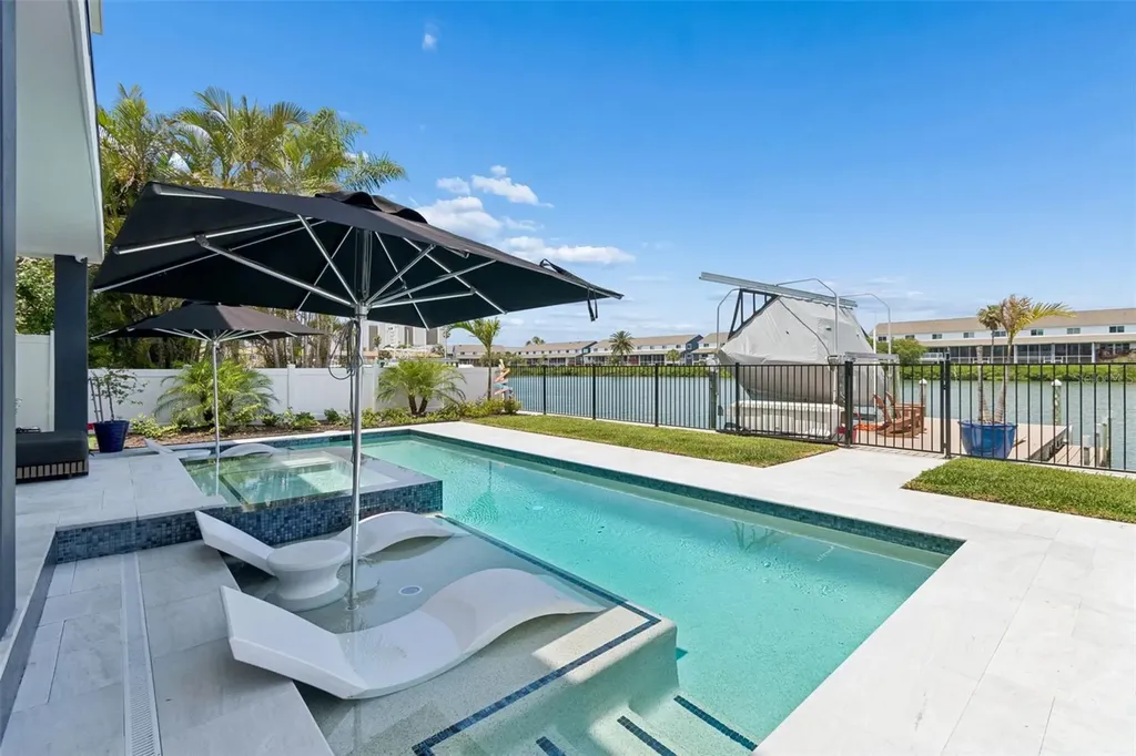 318 La Hacienda Drive Indian Rocks Beach FL 33785