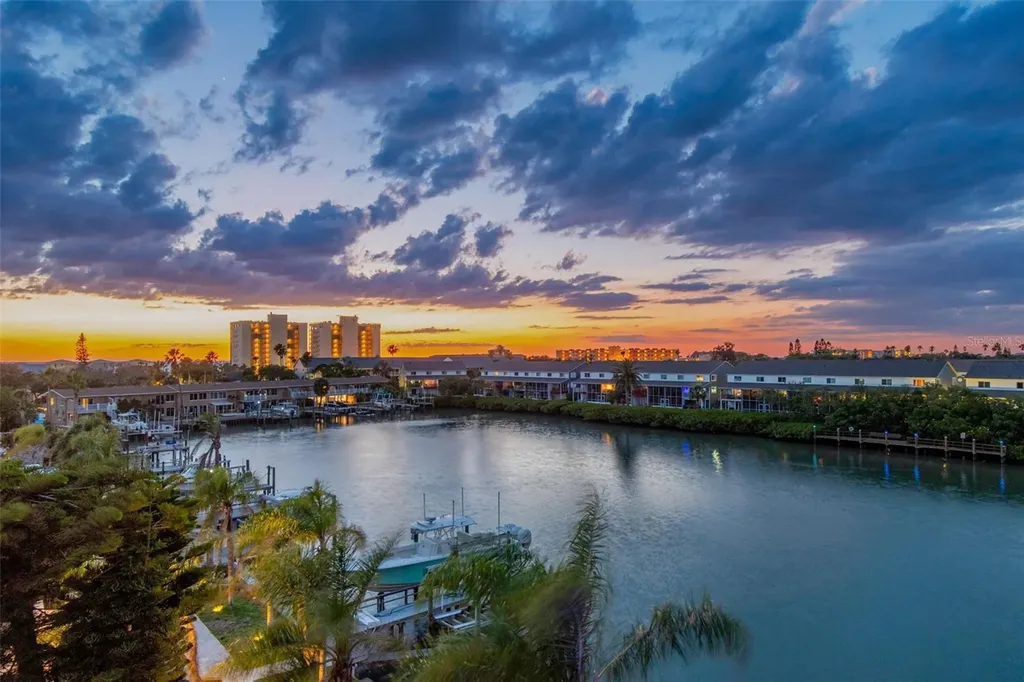 318 La Hacienda Drive Indian Rocks Beach FL 33785