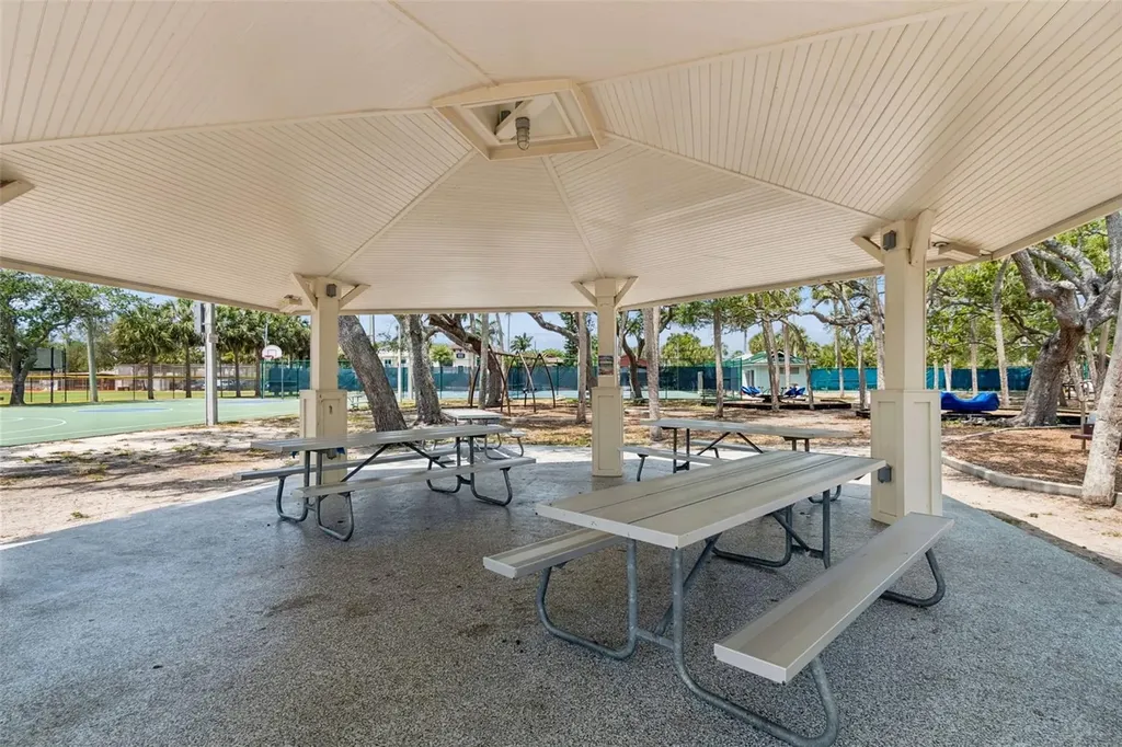 318 La Hacienda Drive Indian Rocks Beach FL 33785