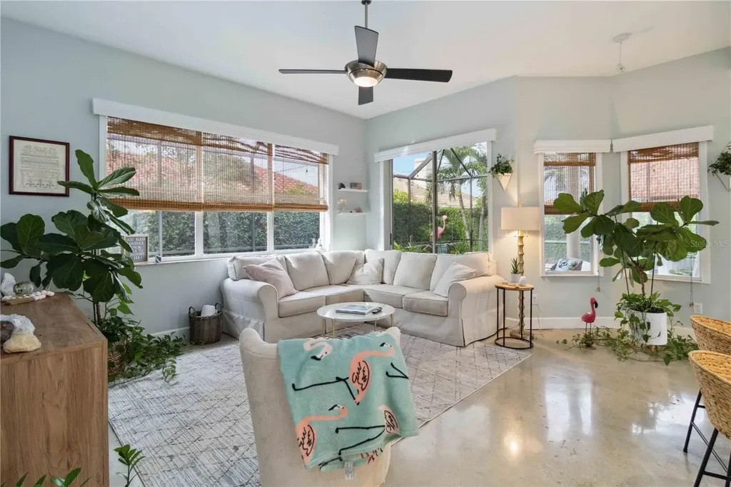 3724 71st Terrace E Sarasota FL 34243