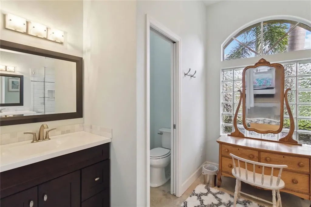 3724 71st Terrace E Sarasota FL 34243