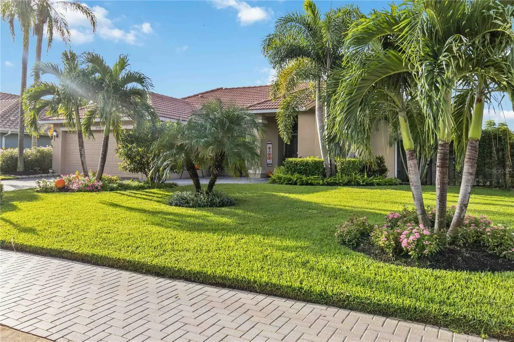 3724 71st Terrace E Sarasota FL 34243