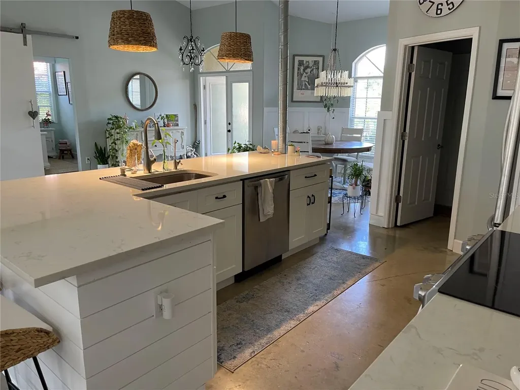 3724 71st Terrace E Sarasota FL 34243