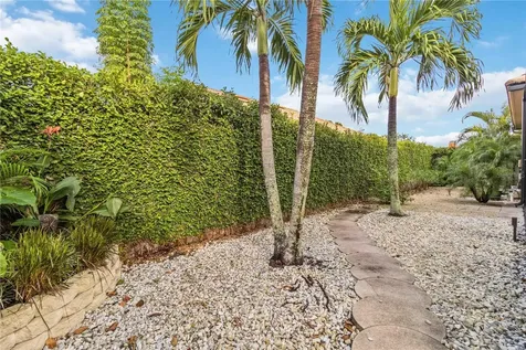 3724 71st Terrace E Sarasota FL 34243