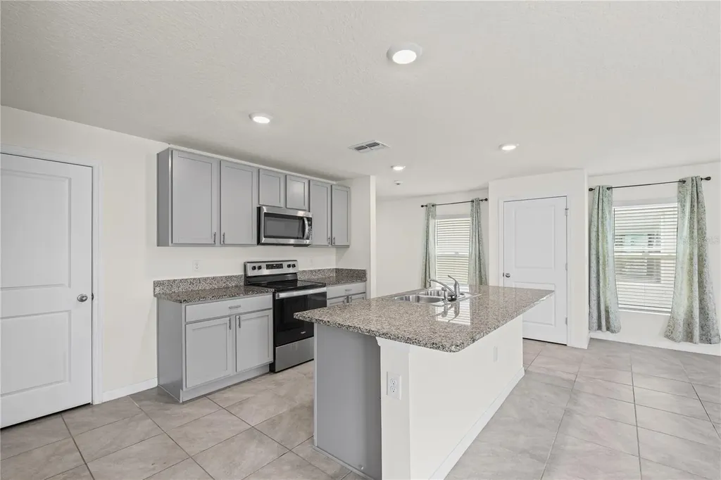 2804 Rock Sound Street Bradenton FL 34208