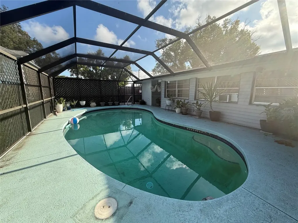 2402 9th Street E Bradenton FL 34208