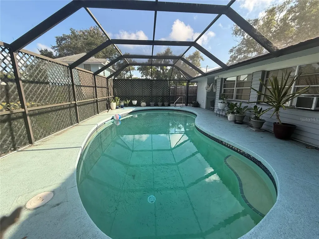 2402 9th Street E Bradenton FL 34208