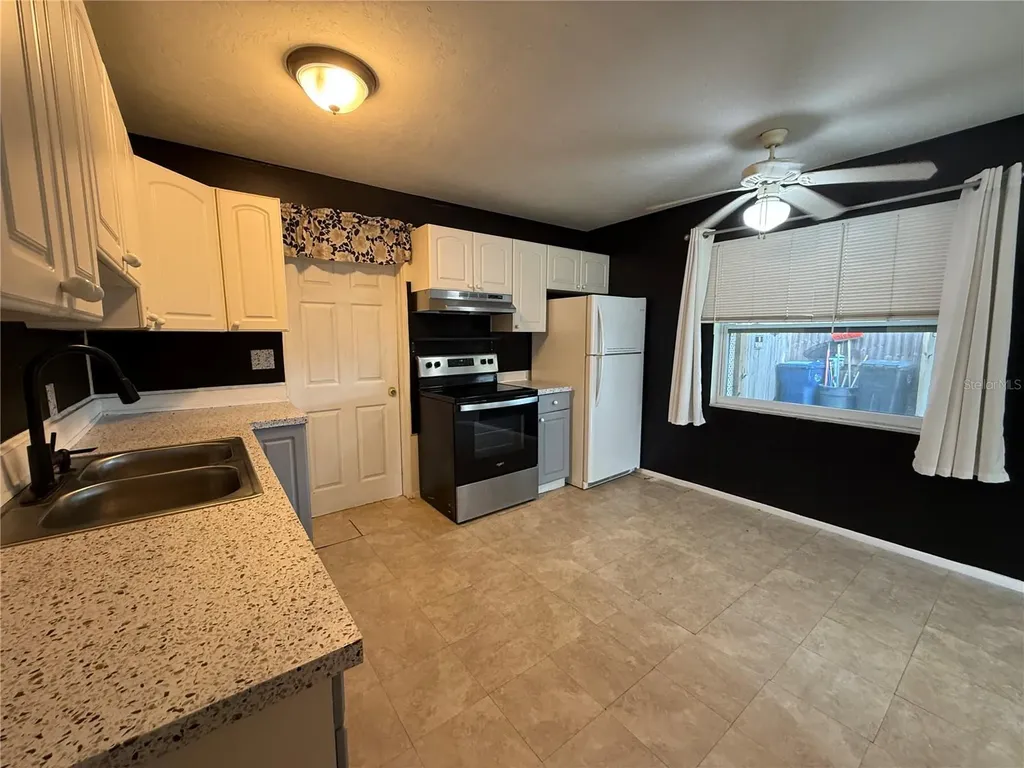 2402 9th Street E Bradenton FL 34208