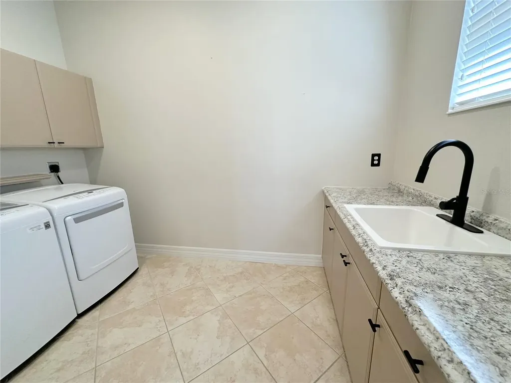 8899 Eagle Bay Court North Port FL 34287
