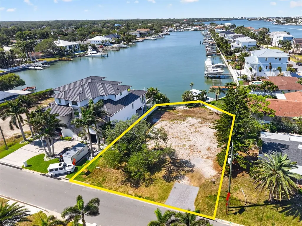 909 Oakwood Drive Largo FL 33770