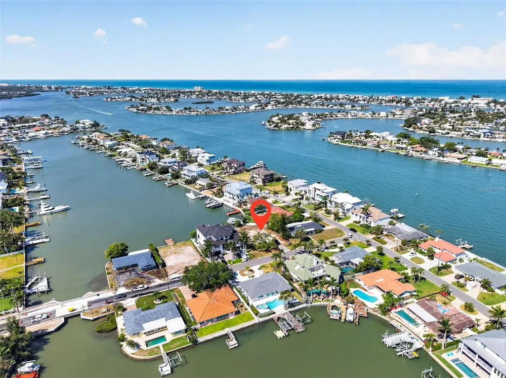 909 Oakwood Drive Largo FL 33770