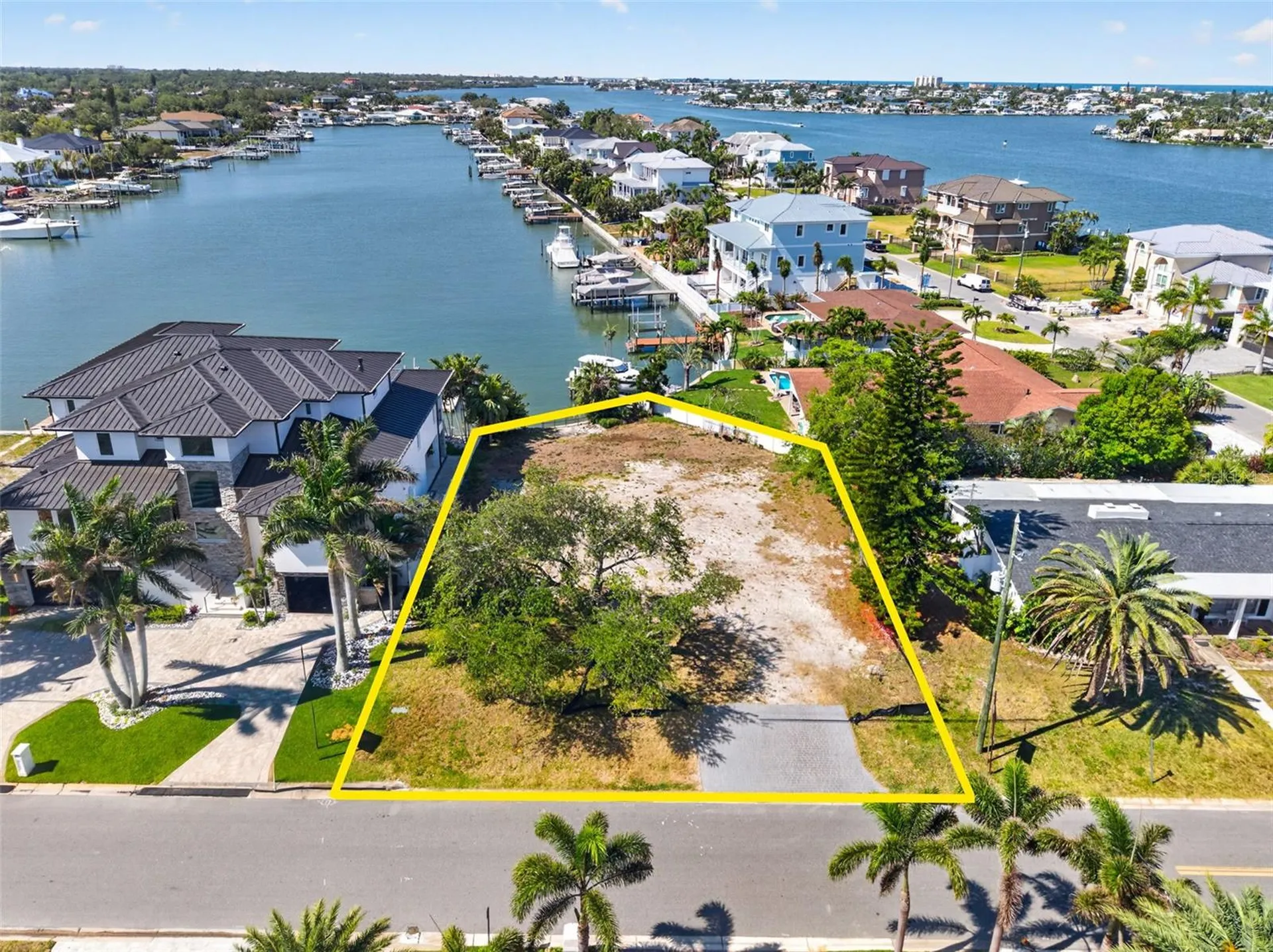 909 Oakwood Drive Largo FL 33770