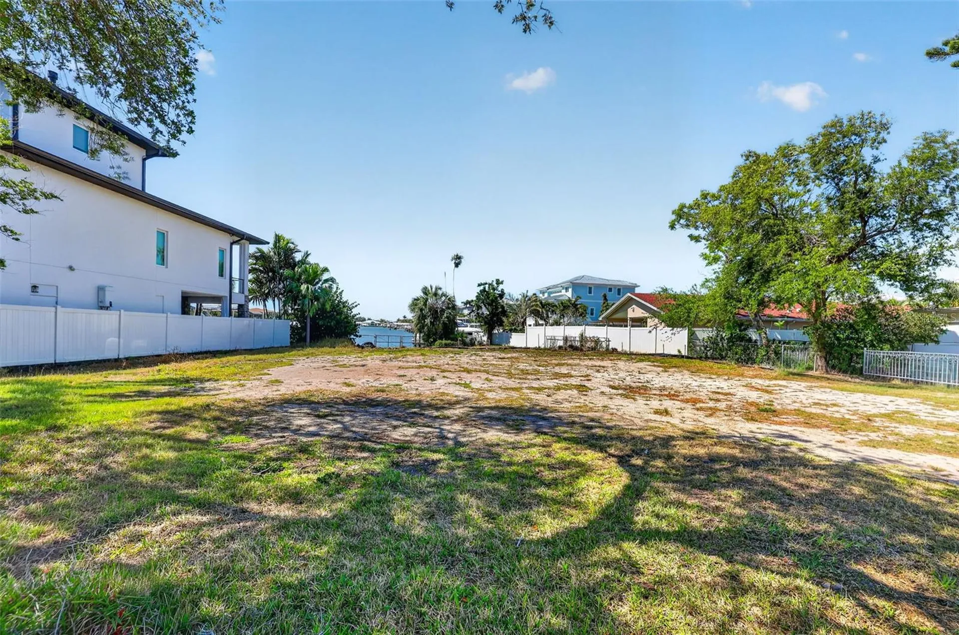 909 Oakwood Drive Largo FL 33770