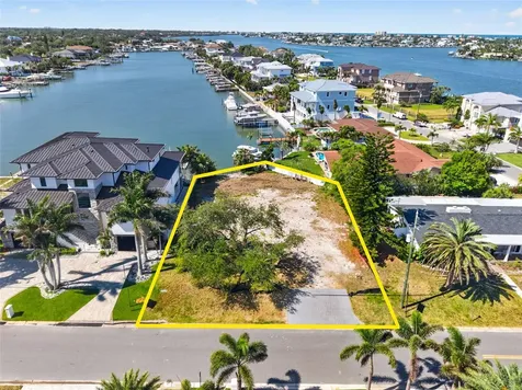 909 Oakwood Drive Largo FL 33770
