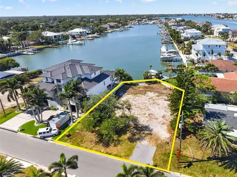 909 Oakwood Drive Largo FL 33770