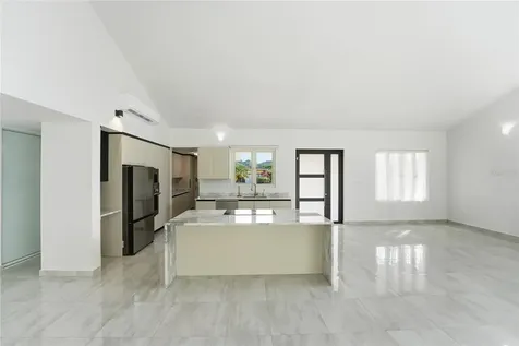 209 Sabanera Dorado PR 00646