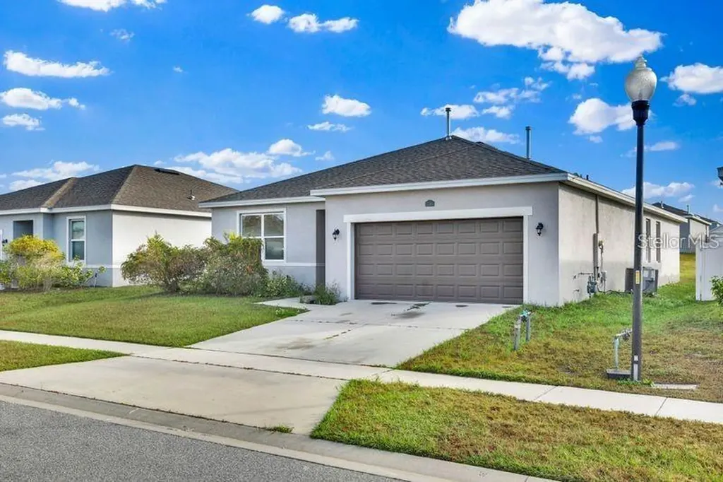3345 Curlew Avenue Leesburg FL 34748