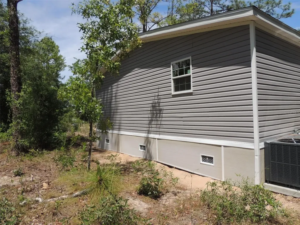 14230 SE 20th Street Morriston FL 32668