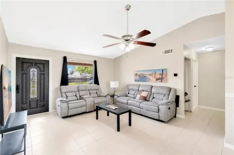 587 Tasco Ave SW Palm Bay FL 32908