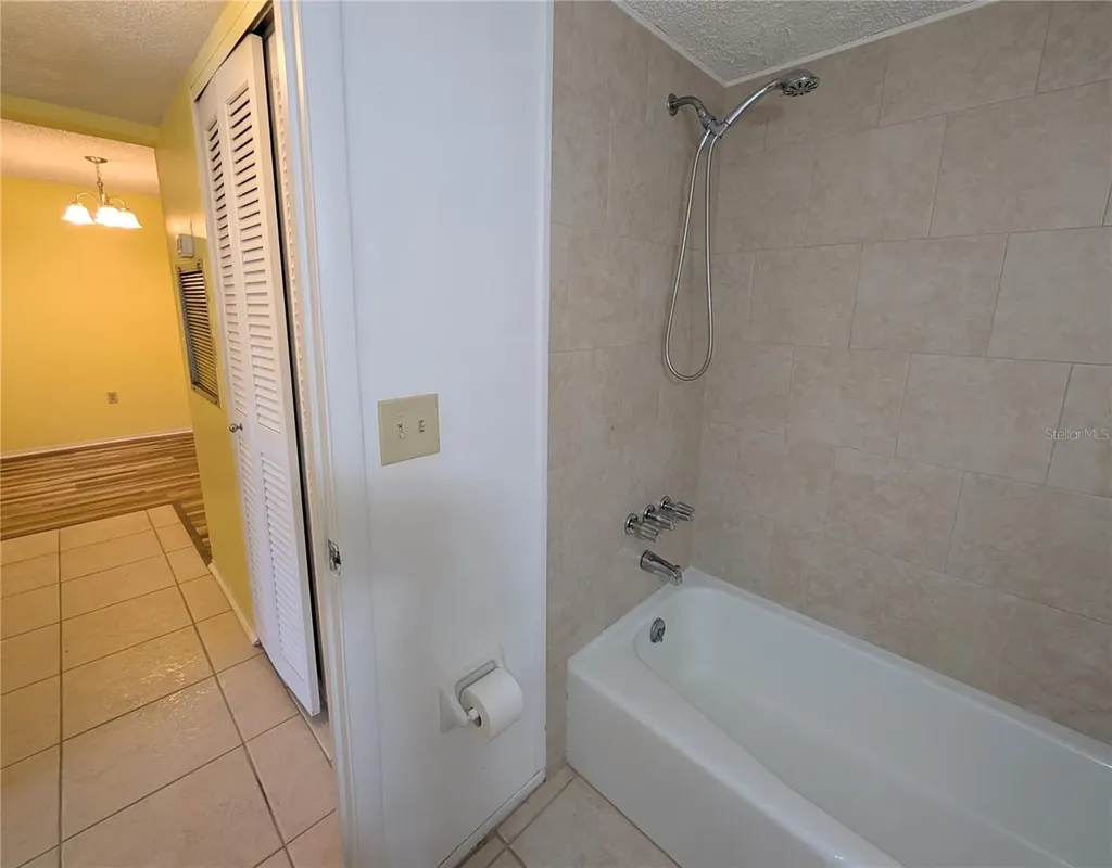 4111 Heron Way Bradenton FL 34205