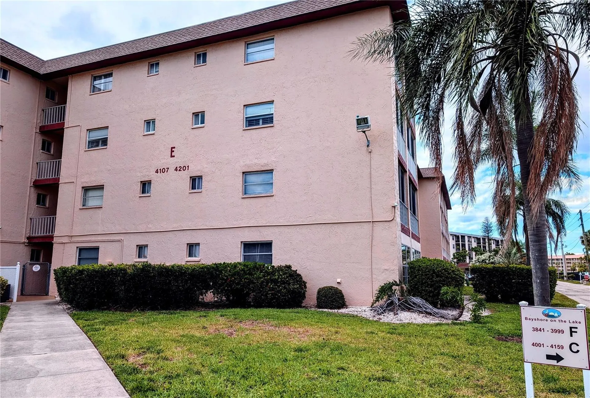 4111 Heron Way Bradenton FL 34205