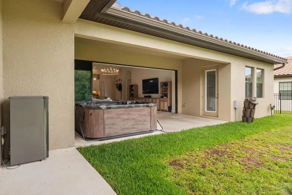 14544 Swiss Bridge Drive Lithia FL 33547