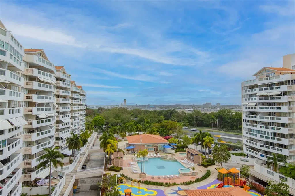 9546 Diaz Way Street Carolina PR 00979
