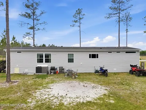 2626 Will Elledge Road Glen St Mary FL 32040