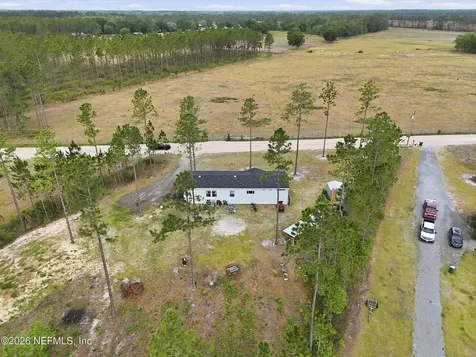 2626 Will Elledge Road Glen St Mary FL 32040