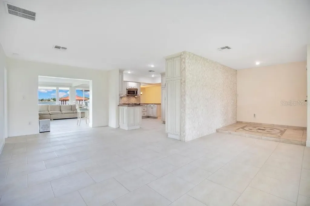 3108 Troy Drive Orlando FL 32806