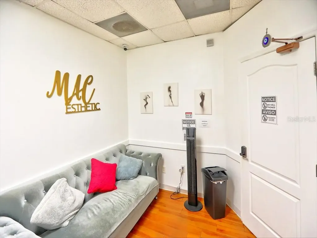 631 E Oak Ridge Road Orlando FL 32809