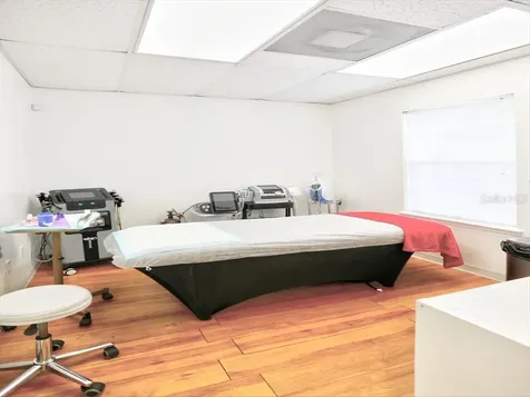 631 E Oak Ridge Road Orlando FL 32809