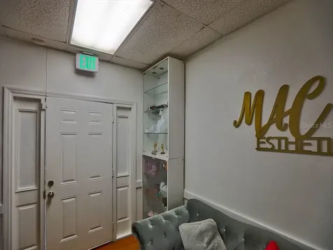 631 E Oak Ridge Road Orlando FL 32809