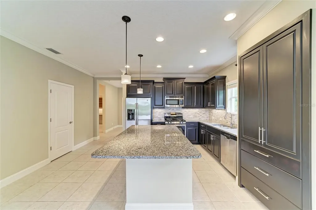 1936 Orange Lake Cove Bradenton FL 34211