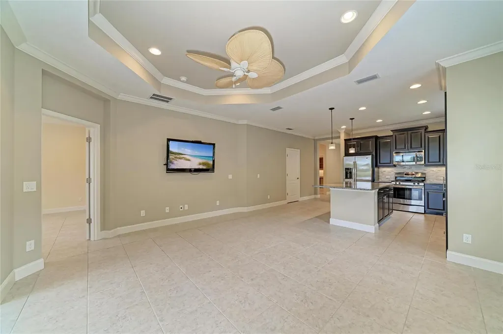 1936 Orange Lake Cove Bradenton FL 34211