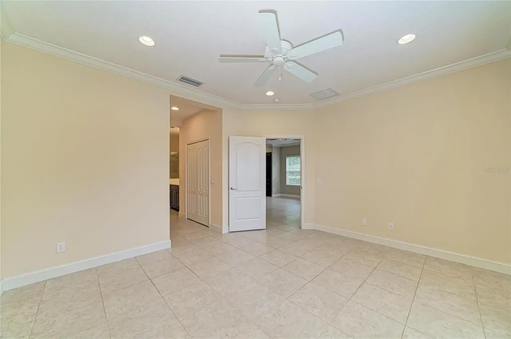 1936 Orange Lake Cove Bradenton FL 34211