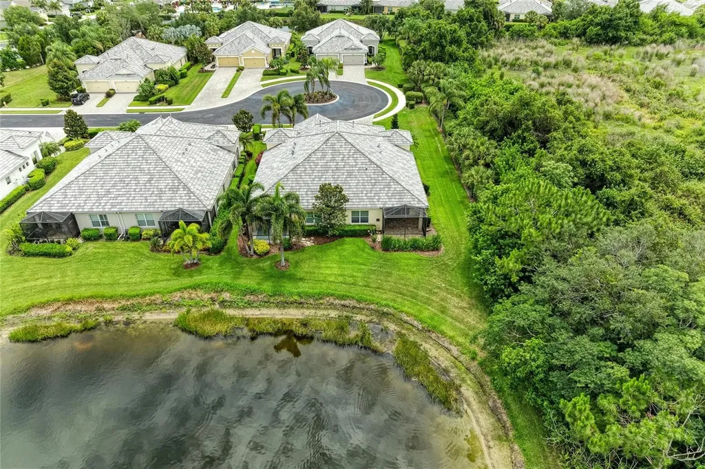 1936 Orange Lake Cove Bradenton FL 34211